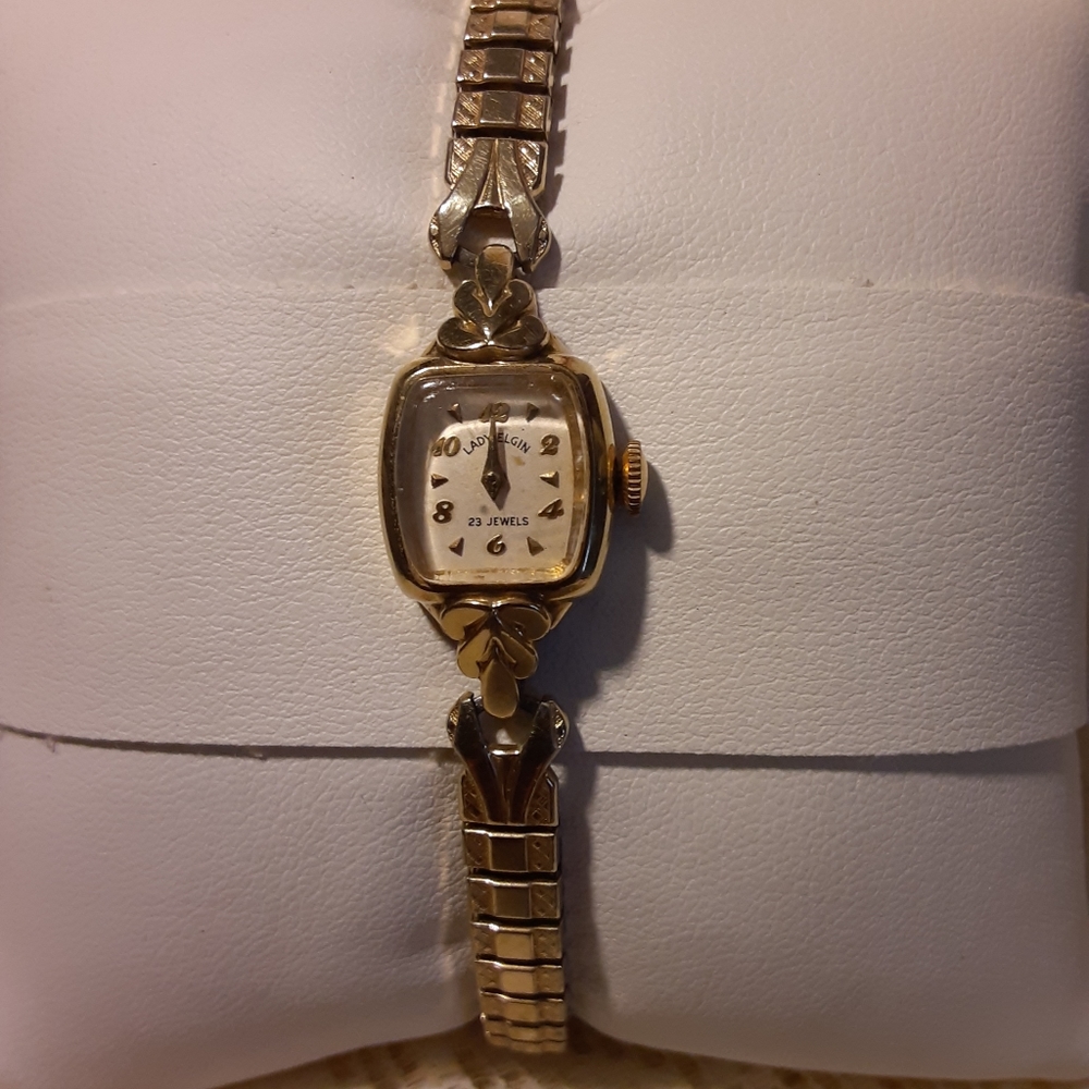 Vintage Lady Elgin 23 Jewel Watch